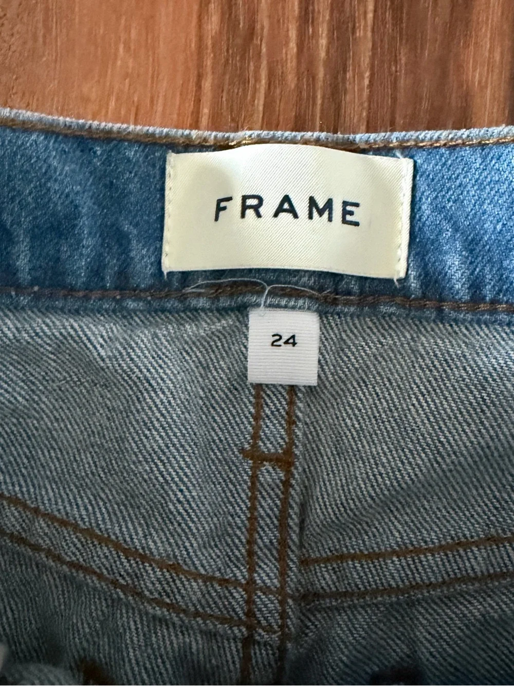 Frame True Straight Jeans - Picture 6 of 6
